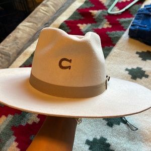 Charlie 1 horse hat
